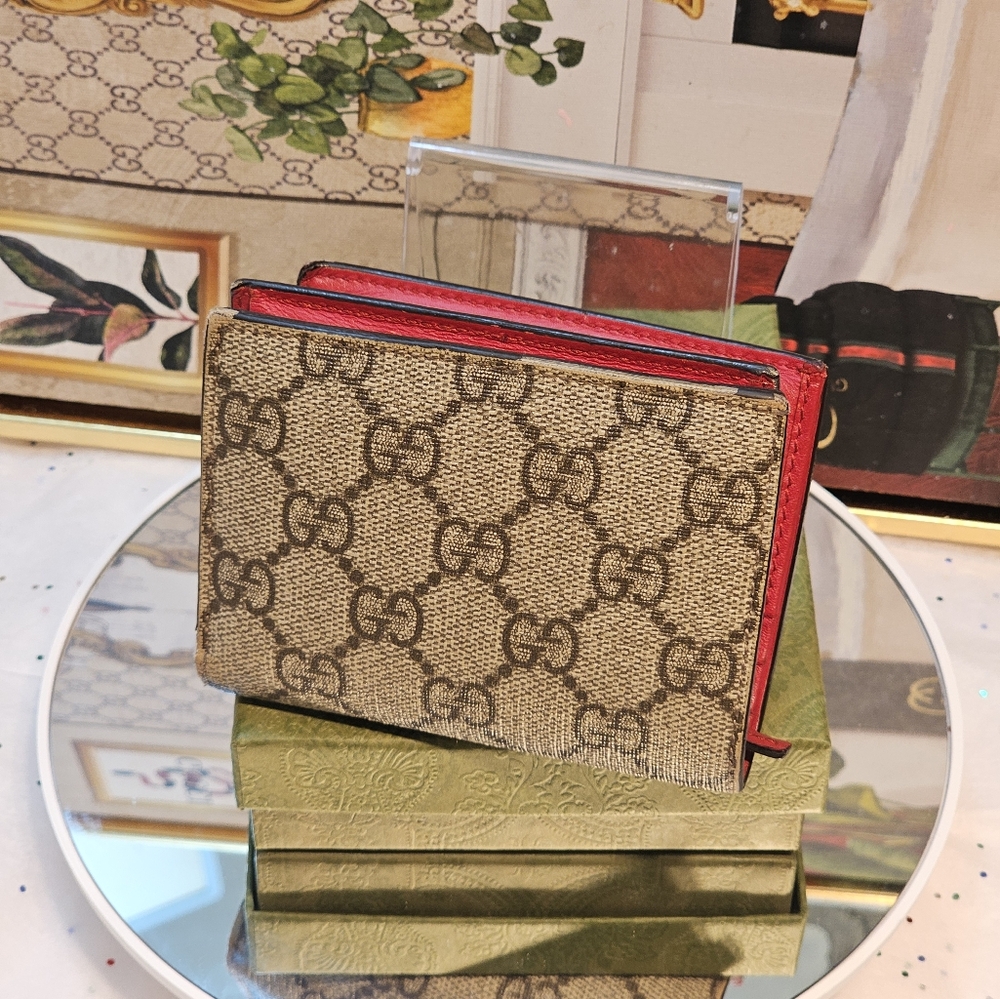 Gucci GG Supreme Coated Canvas 3D Beige & Red Cherry Compact Wallet - Picture 14 of 16
